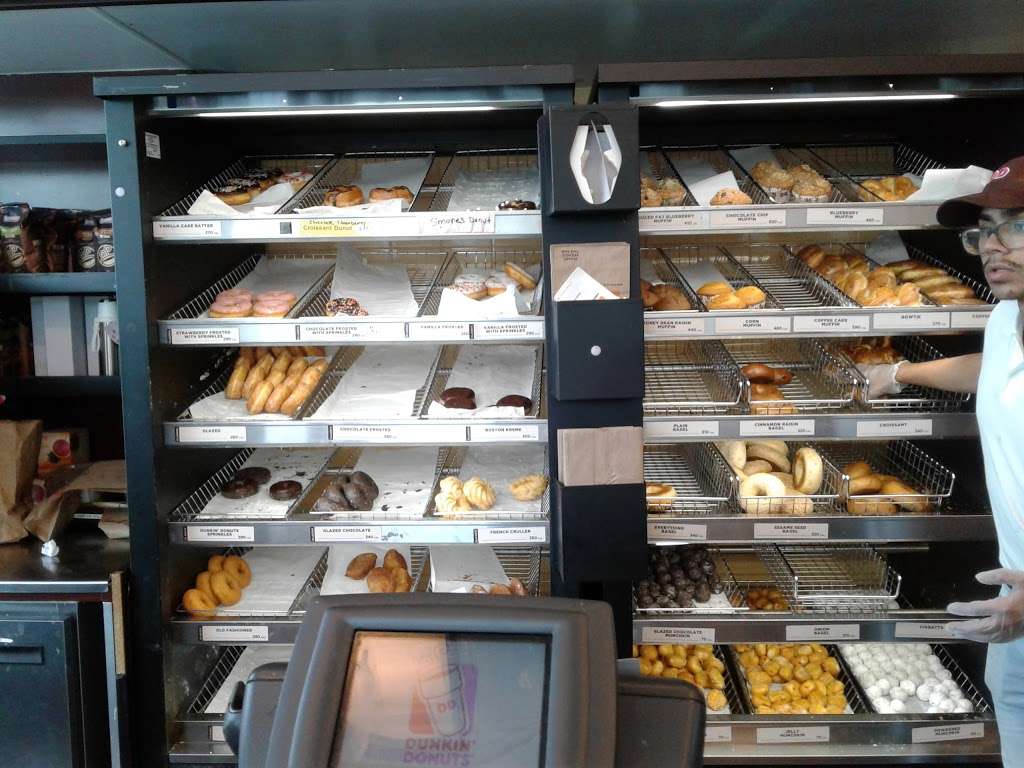 Dunkin Donuts | 2 Mill Ridge Rd, Danbury, CT 06811, USA | Phone: (203) 744-6412