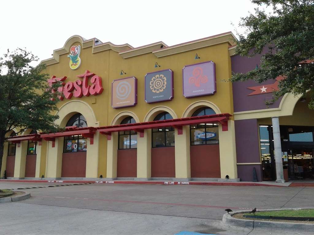 Fiesta Mart | 3434 W Illinois Ave, Dallas, TX 75211, USA | Phone: (214) 331-3885