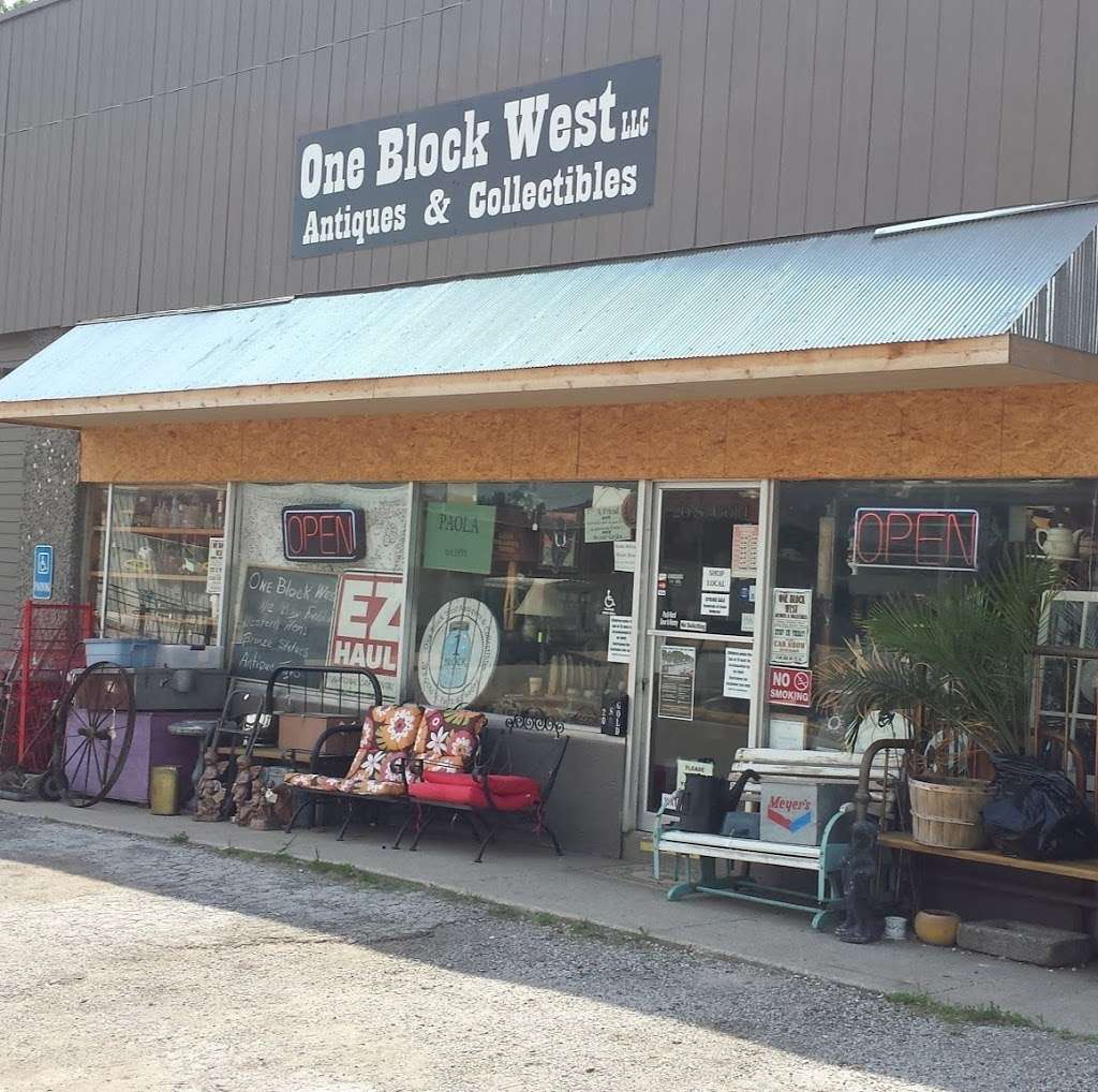 One Block West Antiques & Collectibles | 20 S Gold St, Paola, KS 66071 | Phone: (913) 294-8499