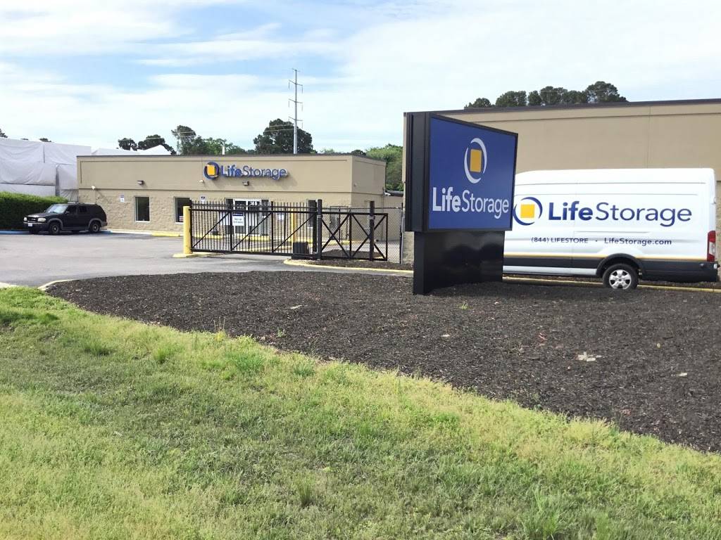 Life Storage - Norfolk | 385 S Naval Base Rd, Norfolk, VA 23505, USA | Phone: (757) 480-1720