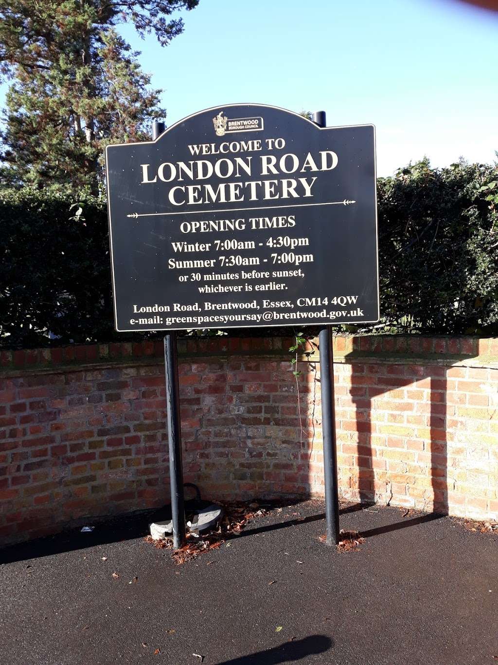 London Road Cemetery - 5 London Rd, Brentwood CM14 4QW, UK - BusinessYab
