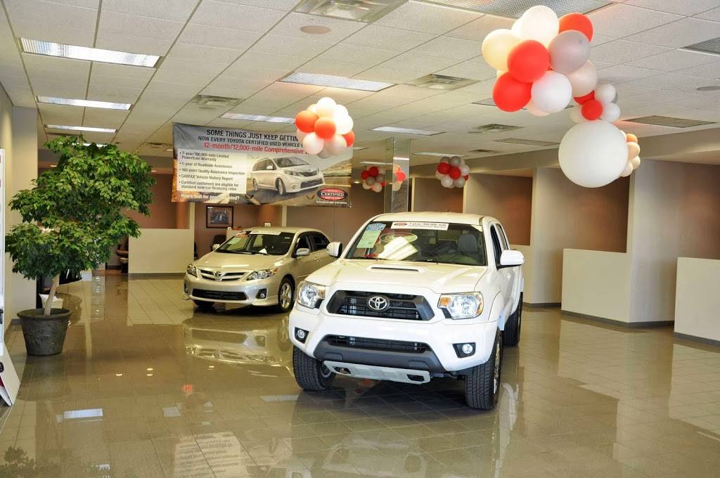 Greens Toyota of Lexington | 630 E New Circle Rd, Lexington, KY 40505, USA | Phone: (859) 254-5751