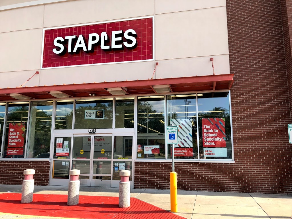 Staples | 4400 Belt Line Rd, Addison, TX 75001, USA | Phone: (972) 788-1652