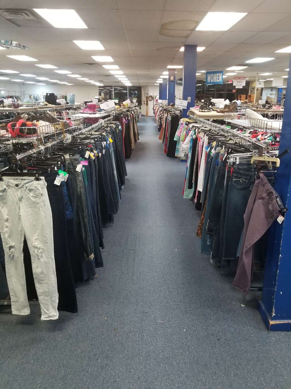 Goodwill | 594 US-206, Bordentown, NJ 08505, USA | Phone: (609) 291-0099