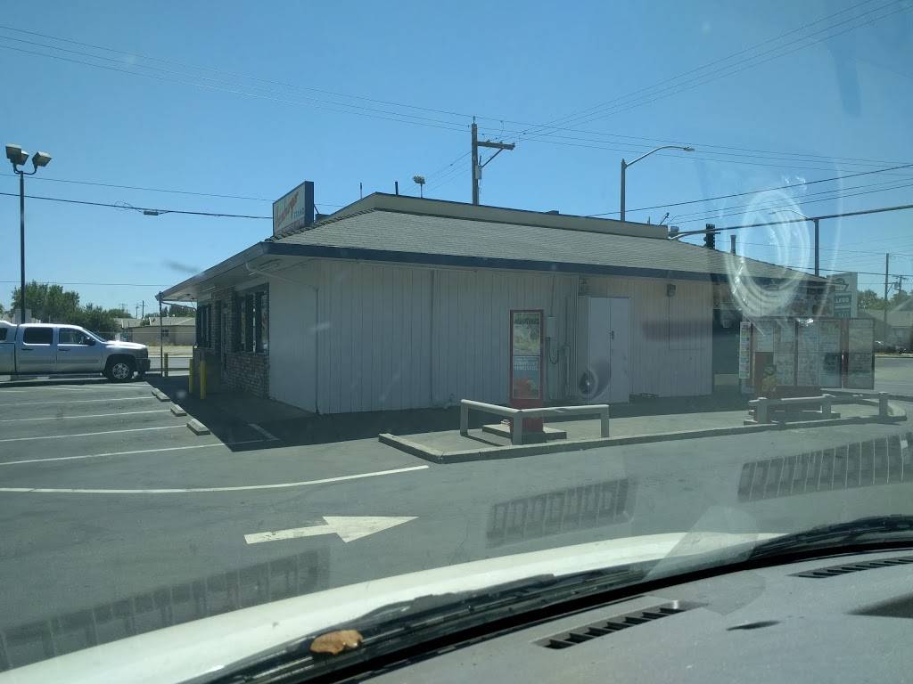Hamburger Stand/Wienerschnitzel | 4105 E Main St, Stockton, CA 95215, USA | Phone: (209) 463-9787