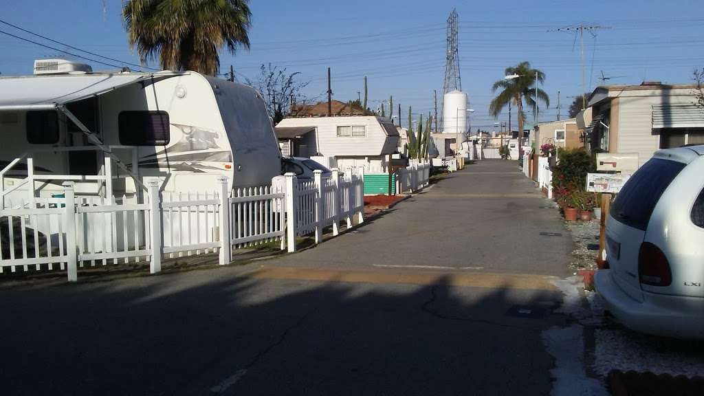 Flamingo Trailer Park | 17444 Lakewood Blvd, Bellflower, CA 90706, USA | Phone: (562) 925-1426