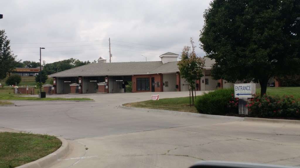 Whale Spout Car Wash | 22203 W 66th St, Shawnee, KS 66226, USA | Phone: (913) 422-4100