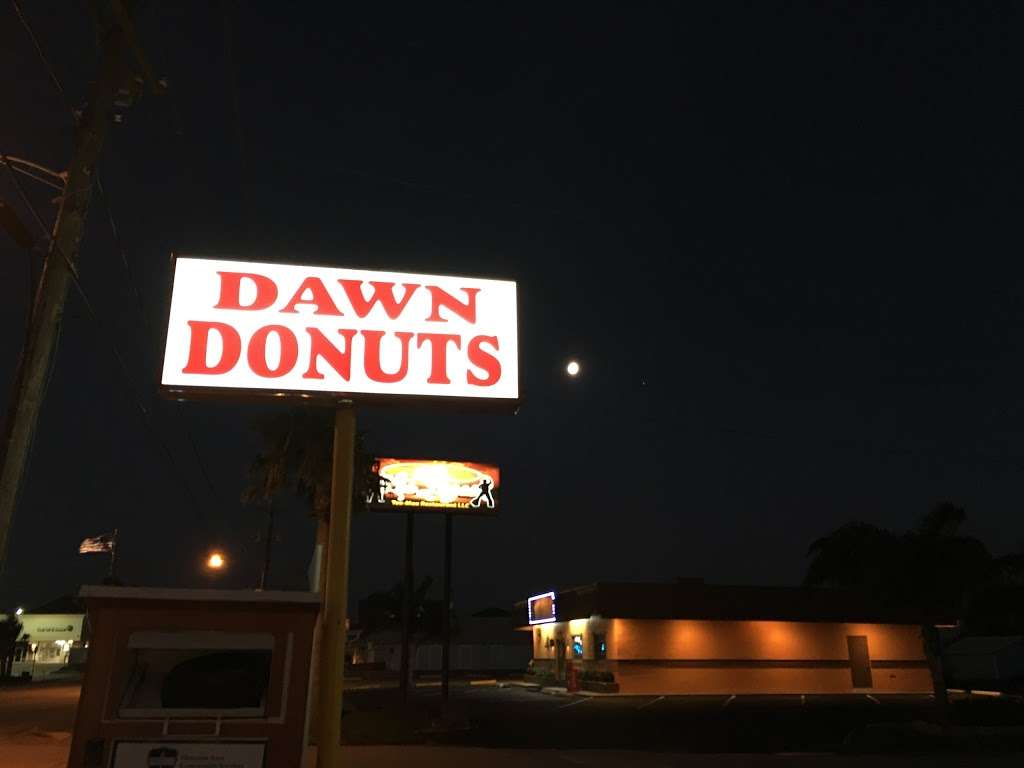 Dawn Donuts Galveston | 706 Holiday Dr, Galveston, TX 77550, USA | Phone: (409) 765-7778