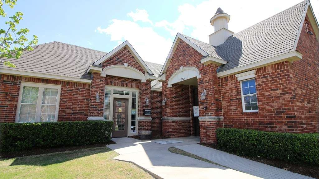 Estates Of Coppell Townhomes | 253 Club Cir, Coppell, TX 75019 | Phone: (972) 393-0399