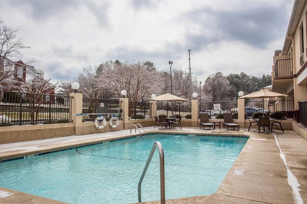 Quality Inn & Suites Matthews - Charlotte | 13470 E Independence Blvd, Matthews, NC 28105, USA | Phone: (704) 821-9800