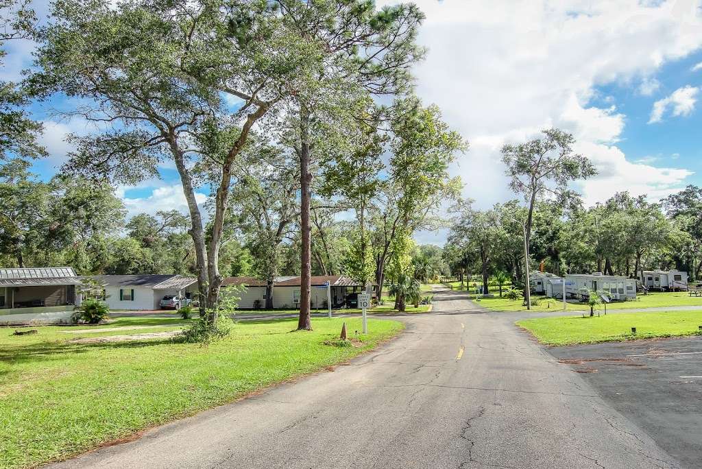 Country Squire MH & RV Resort | 6 Country Squire Dr, Paisley, FL 32767 | Phone: (352) 771-5614