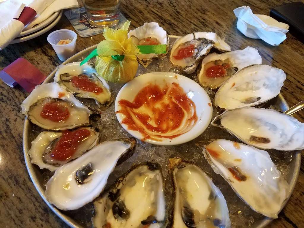 Long Beach Oyster House | 818 Bowleys Quarters Rd, Middle River, MD 21220, USA | Phone: (410) 335-9444