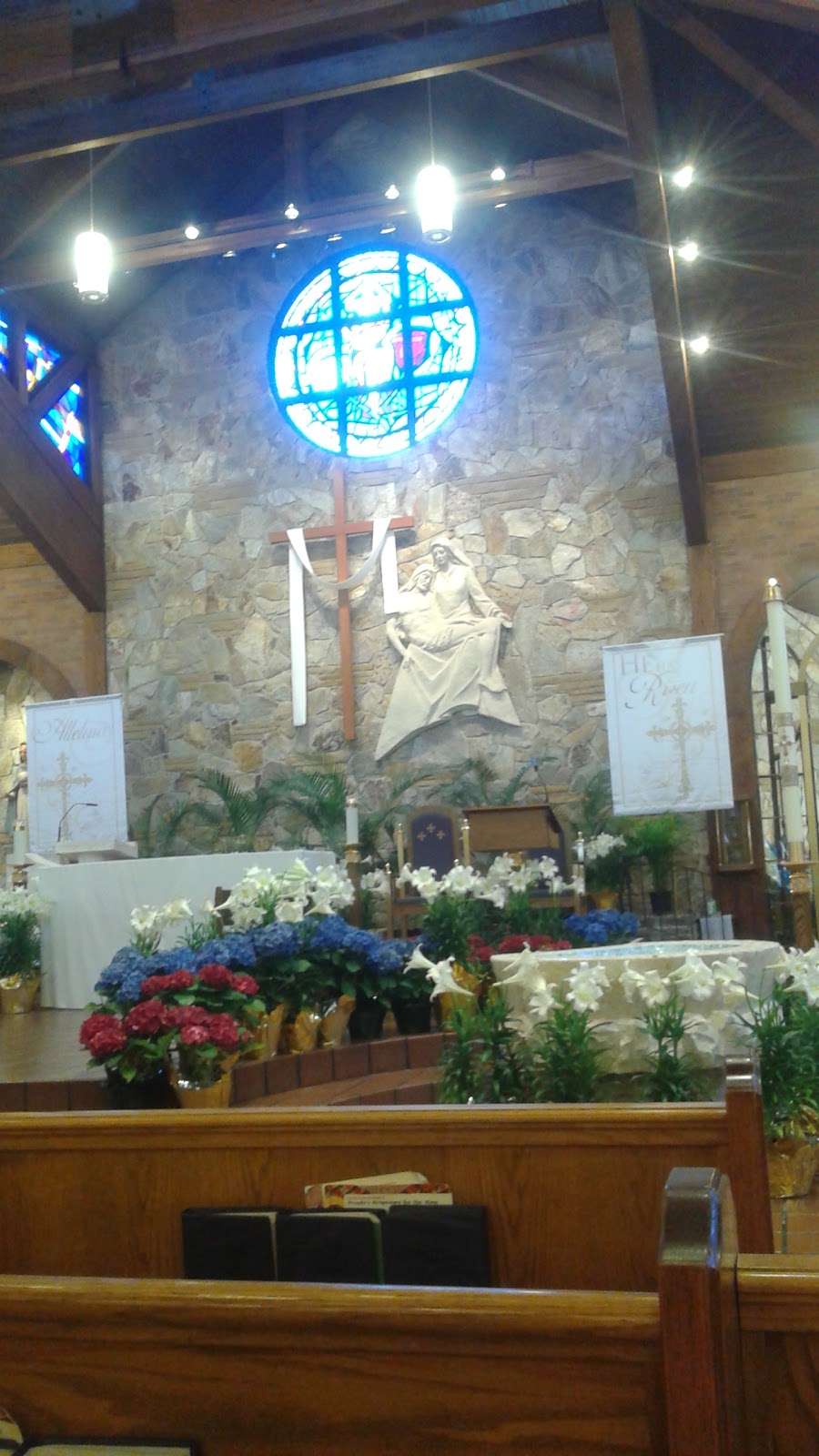 Maria Regina Roman Catholic Church | 3945 Jerusalem Ave, Seaford, NY 11783, USA | Phone: (516) 798-2415