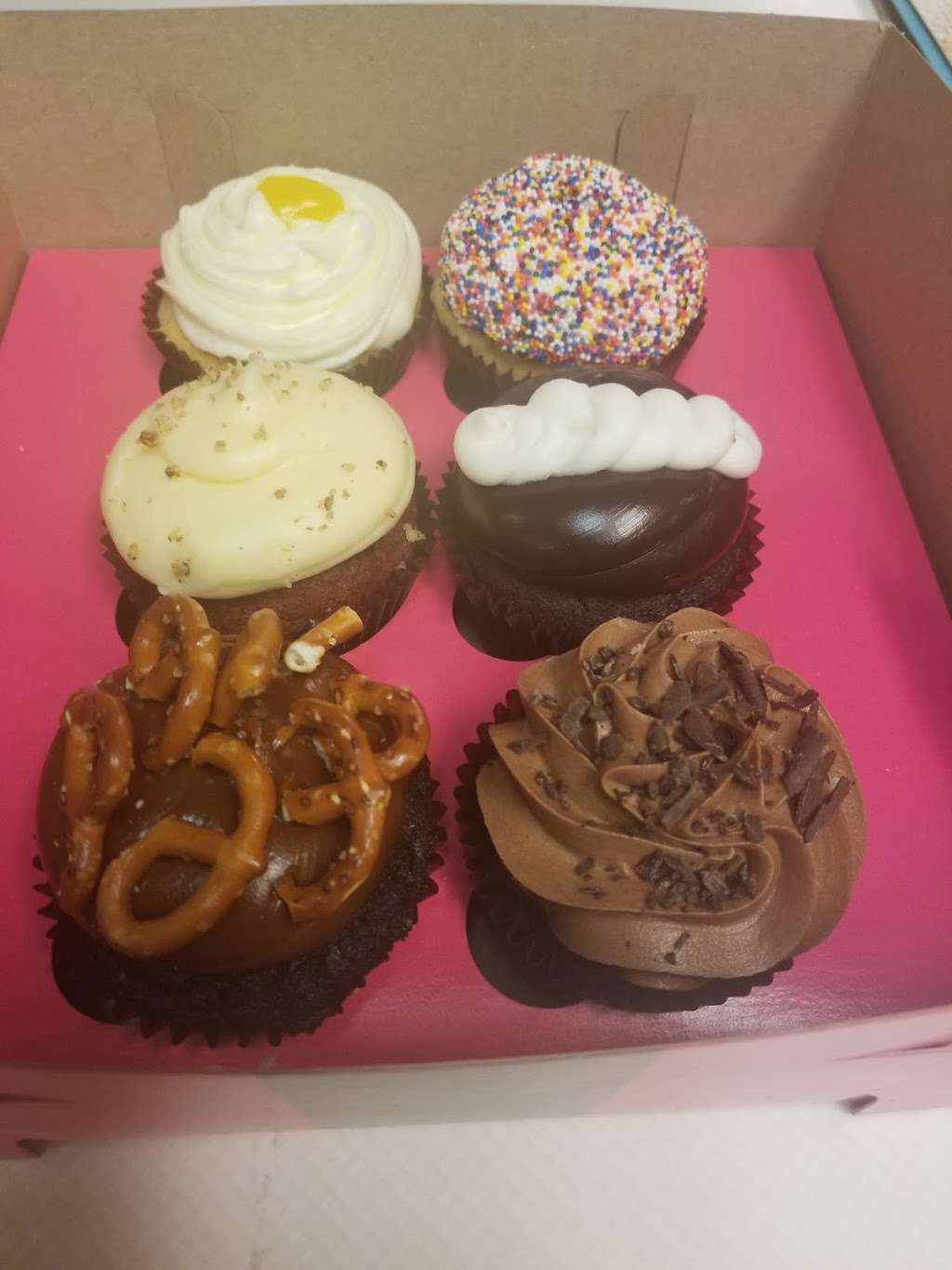 Smallcakes Shawnee | 6638 Monticello Rd, Shawnee, KS 66226, USA | Phone: (913) 808-5300
