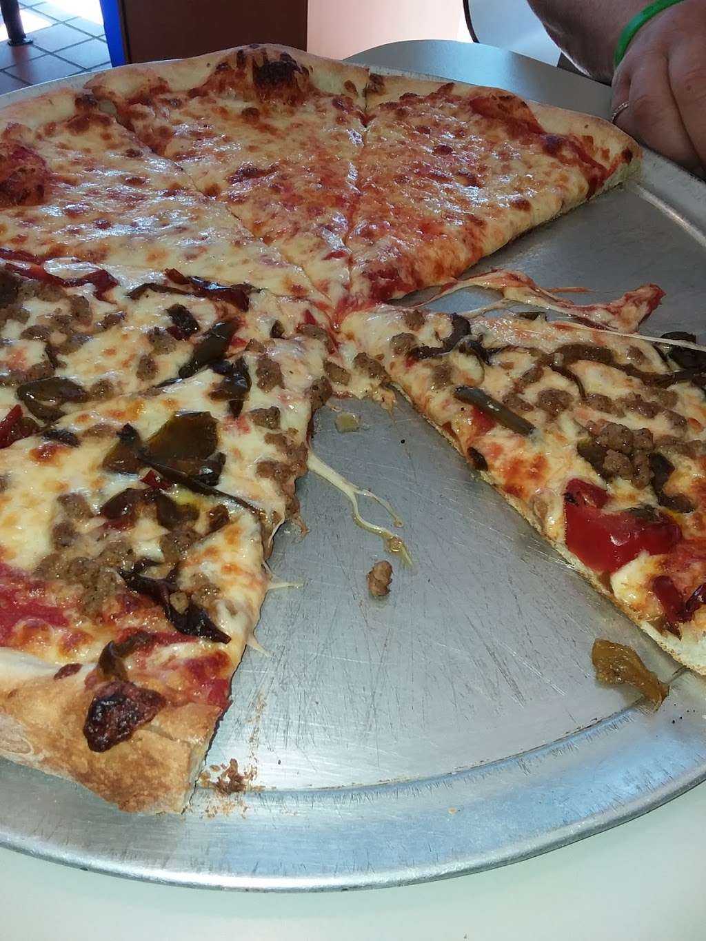 CCS PIZZA | 147 W Penn Ave, Wernersville, PA 19565, USA | Phone: (610) 685-5100