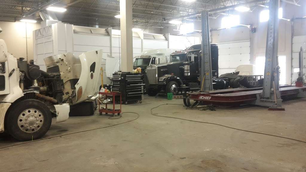 18 Wheeler Truck Center | 22600 S Frontage Rd W, Channahon, IL 60410, USA | Phone: (815) 600-8689