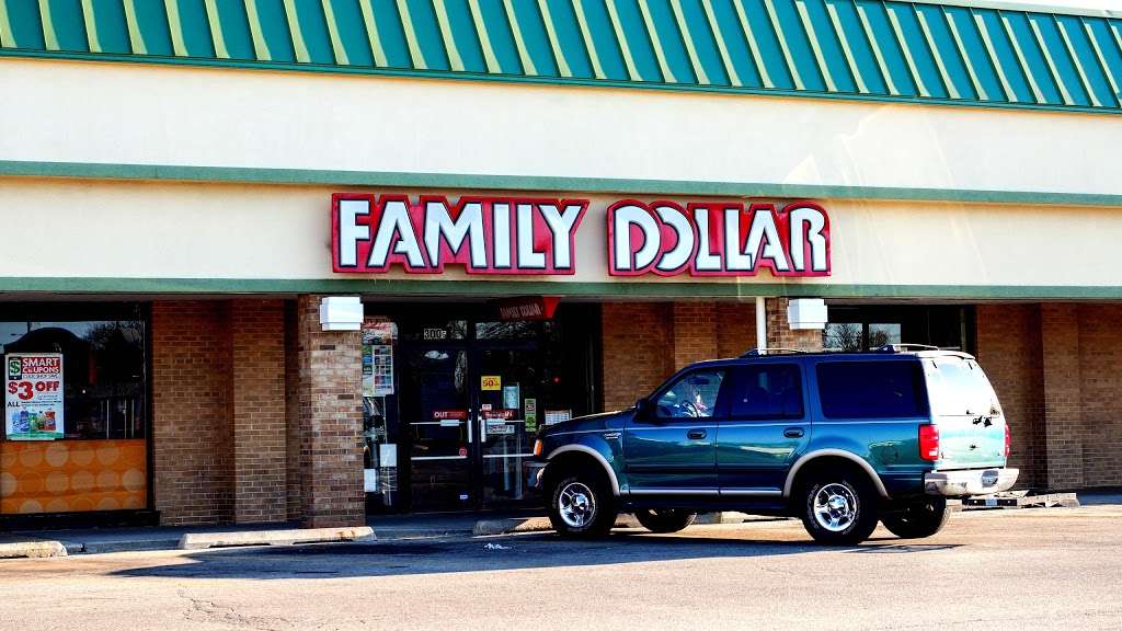 Family Dollar | 300 S McLean Blvd Ste G, Elgin, IL 60123 | Phone: (847) 608-0390