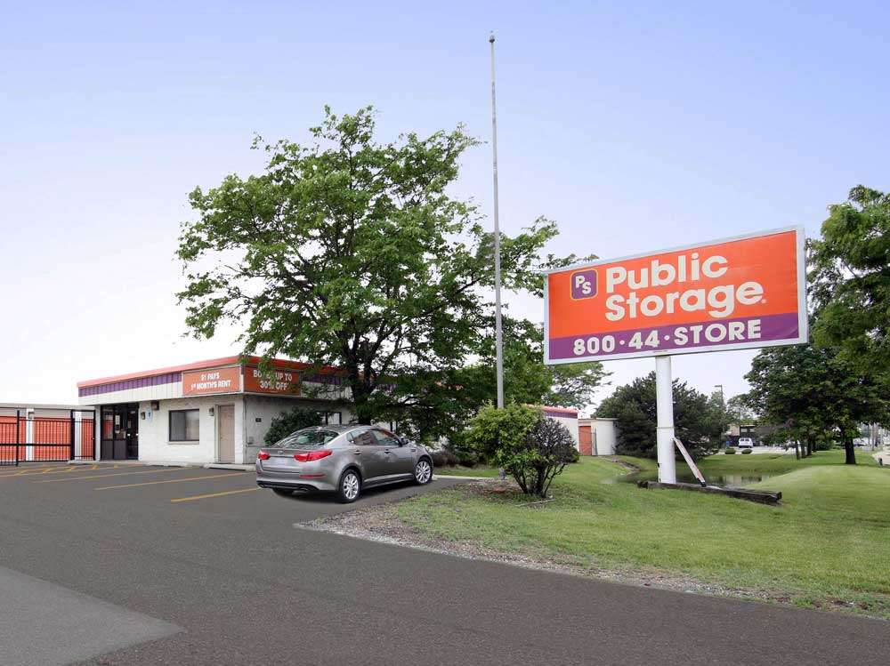 Public Storage | 2901 W Touhy Ave, Elk Grove Village, IL 60007 | Phone: (224) 366-0886