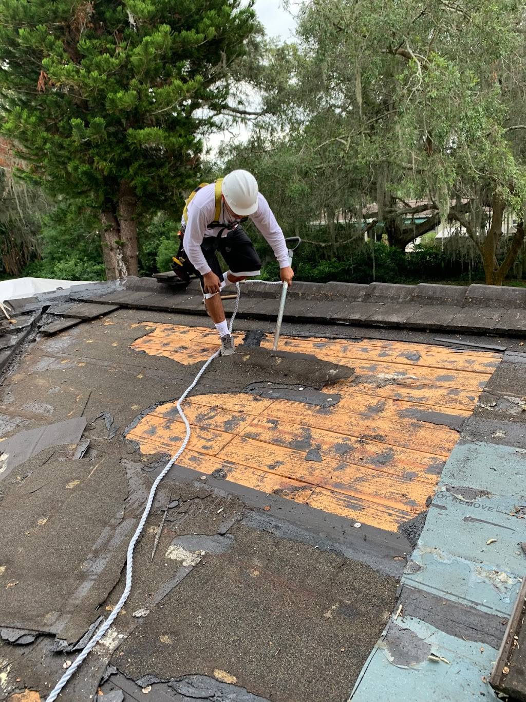 Tampa Roof Repair | 13403 Arbor Pointe Cir, Tampa, FL 33617, USA | Phone: (813) 413-5115