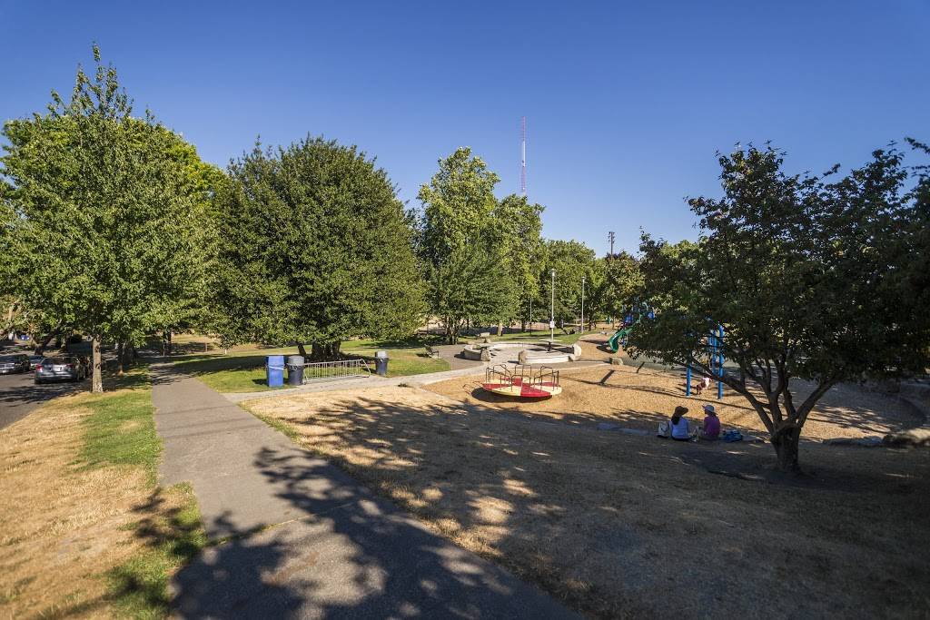 West Queen Anne Playfield | 150 W Blaine St, Seattle, WA 98119 | Phone: (206) 684-4075