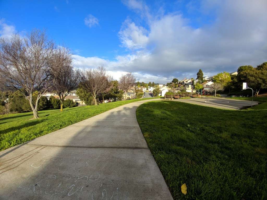 Lakeridge Park | 23333 Lakeridge Ave, Hayward, CA 94541, USA | Phone: (510) 881-6700