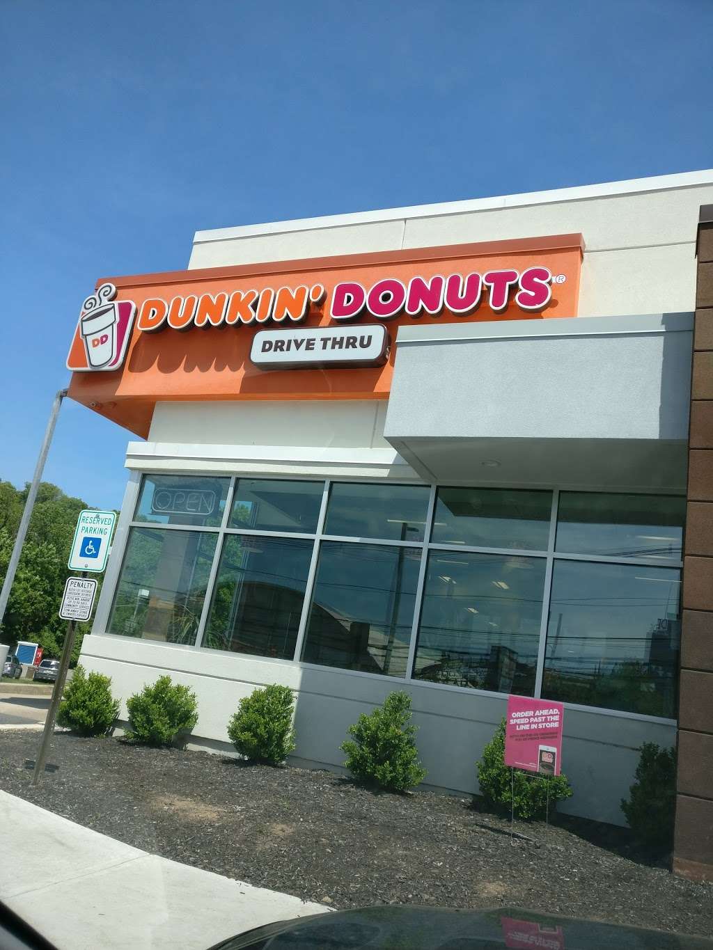 Dunkin Donuts - Drive Thru | 563 Northfield Ave, West Orange, NJ 07052, USA | Phone: (973) 243-4990
