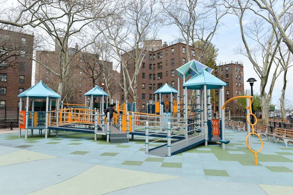 Playground 103 CIII | 55 Wards Island Bridge, New York, NY 10029, USA | Phone: (212) 639-9675