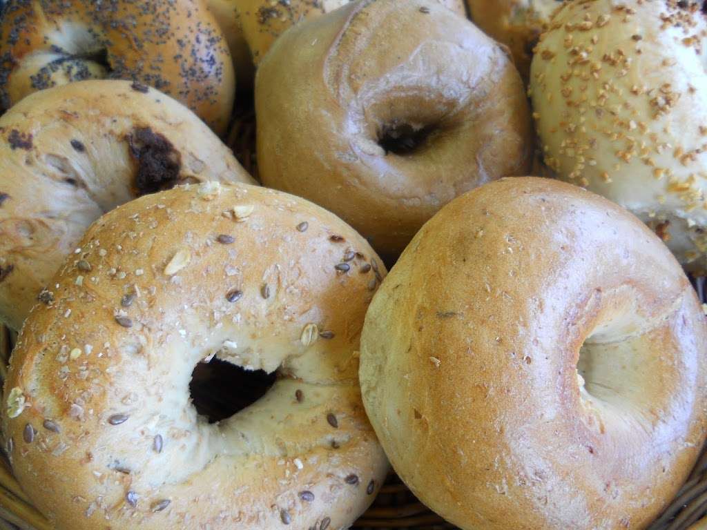 Free World Bagels | 320 Evesboro - Medford Rd, Marlton, NJ 08053, USA | Phone: (856) 797-2064