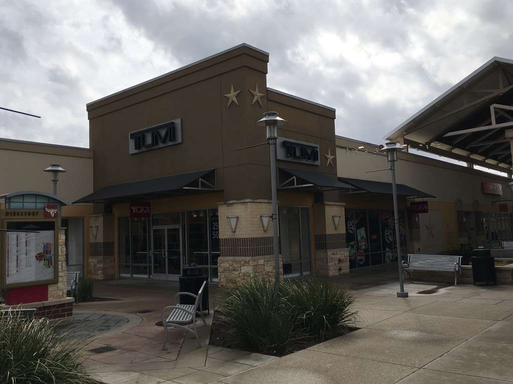 TUMI Outlet Store - Houston Premium Outlets - 29300 Highway 290