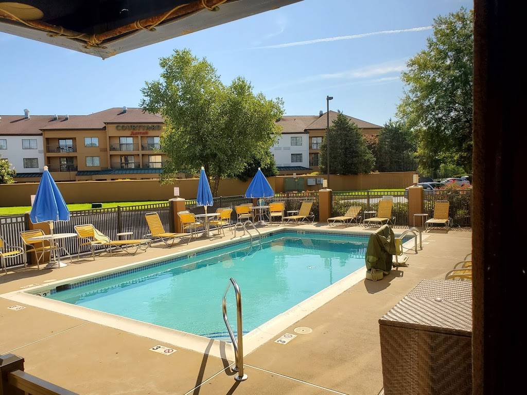 Fairfield Inn & Suites by Marriott Chesapeake | 1560 Crossways Blvd, Chesapeake, VA 23320, USA | Phone: (757) 420-1300