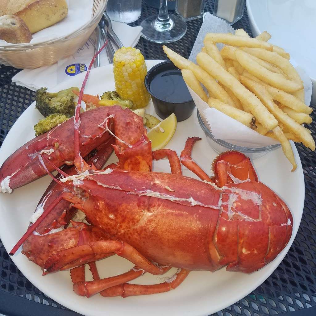 Pisces Seafood Restaurant | 3400 NJ-37, Toms River, NJ 08753, USA | Phone: (732) 270-3300
