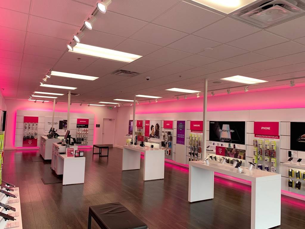 T-Mobile | 5925 Trussville Crossings Pkwy Ste 109, Trussville, AL 35235, USA | Phone: (205) 655-2854