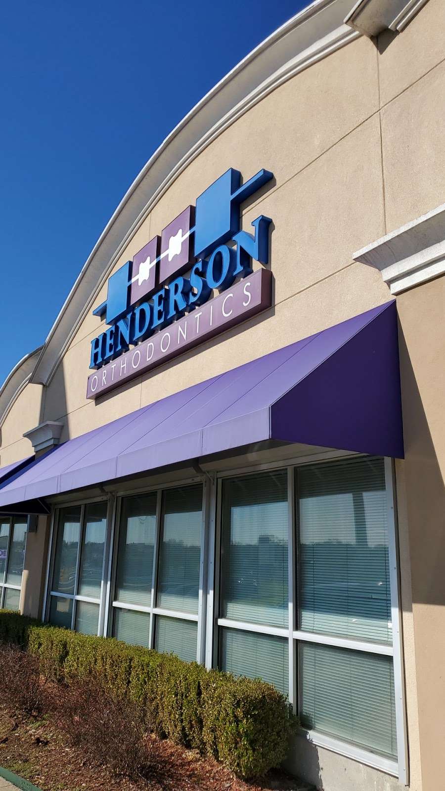 Dr. Marlon Henderson, DDS | 415 E Hwy 67, Duncanville, TX 75137 | Phone: (972) 263-8700