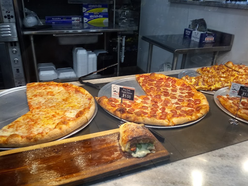 Sarokis Crispy Chicken & Pizza | 31786 Woodward Ave, Royal Oak, MI 48073, USA | Phone: (248) 965-3106