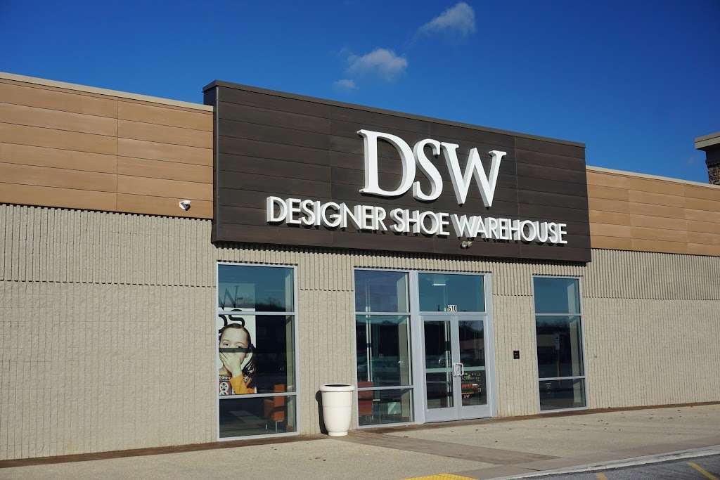 closest dsw shoe store to me