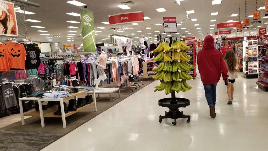 Target | 39440 10th St W, Palmdale, CA 93551, USA | Phone: (661) 265-0906