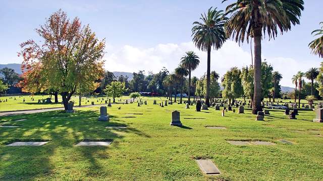 Pierce Brothers Santa Paula Cemetery | 380 Cemetery Rd, Santa Paula, CA 93060 | Phone: (805) 525-5258