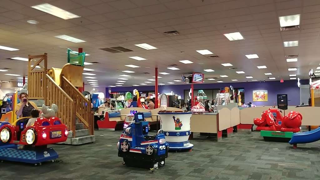 Chuck E. Cheeses | 44410 Valley Central Way, Lancaster, CA 93536 | Phone: (661) 945-5453