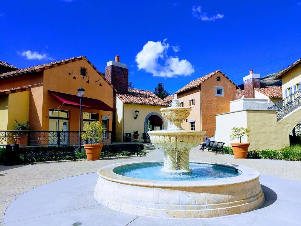 Cielo Village | Calle Ambiente, Rancho Santa Fe, CA 92067, USA | Phone: (858) 546-4617