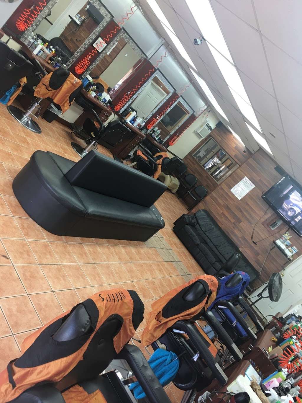 Raphys Barber Shop | 2160 Forest Ave, Staten Island, NY 10303, USA