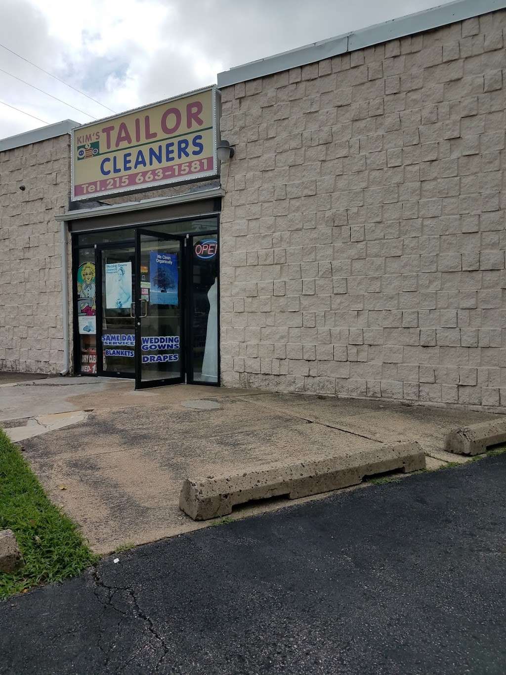 Kims Tailor and Cleaners | 650 Cottman Ave, Cheltenham, PA 19012, USA | Phone: (215) 663-1581