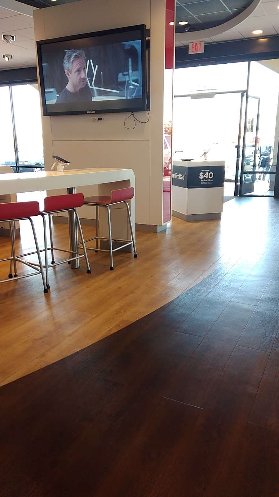 Verizon 3419 W Century Blvd, Inglewood, CA 90303