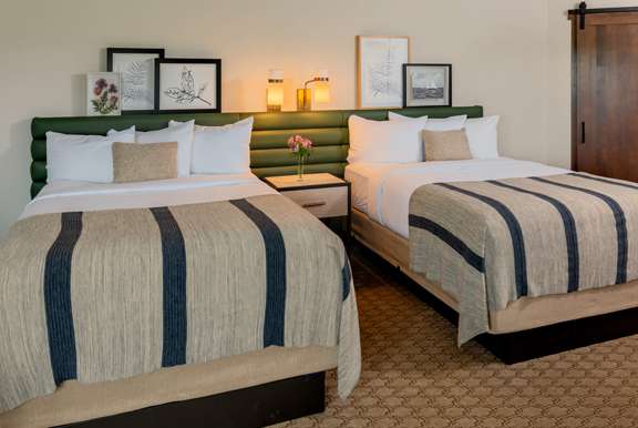 The Ingleside Hotel | 2810 Golf Rd, Pewaukee, WI 53072, USA | Phone: (262) 547-0201