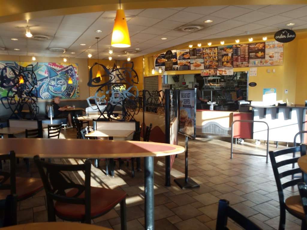 Taco Bell | 16880 E Colonial Dr, Orlando, FL 32820, USA | Phone: (407) 568-9114