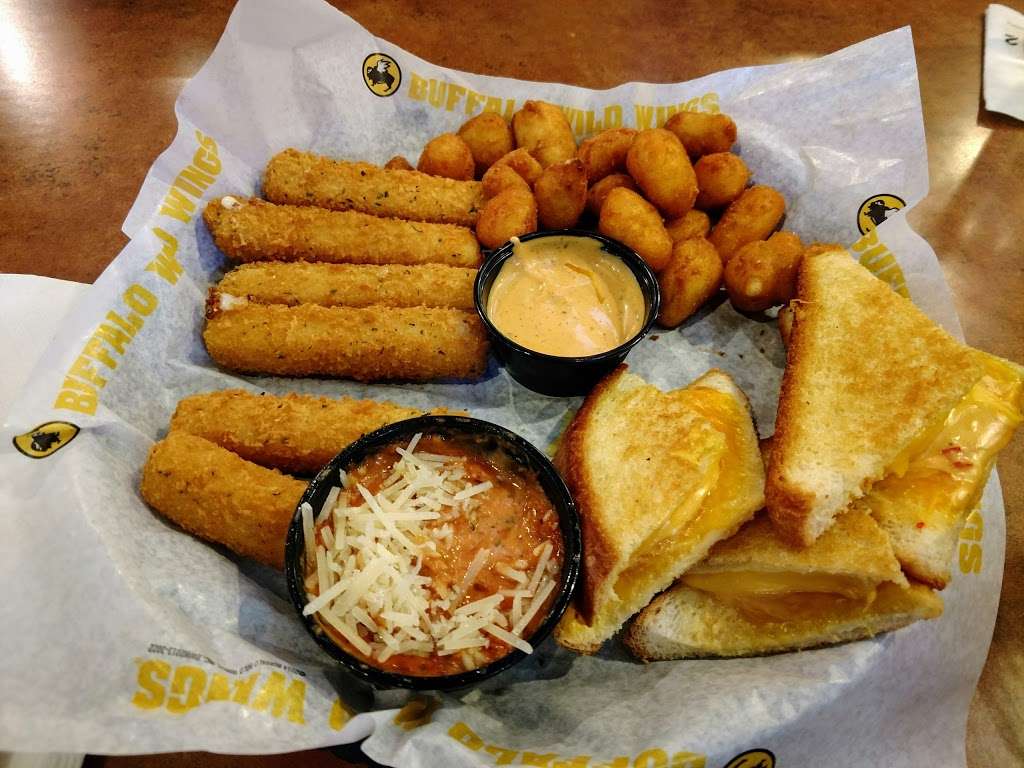 Buffalo Wild Wings | 1600 E Gonzales Rd, Oxnard, CA 93036, USA | Phone: (805) 988-9464