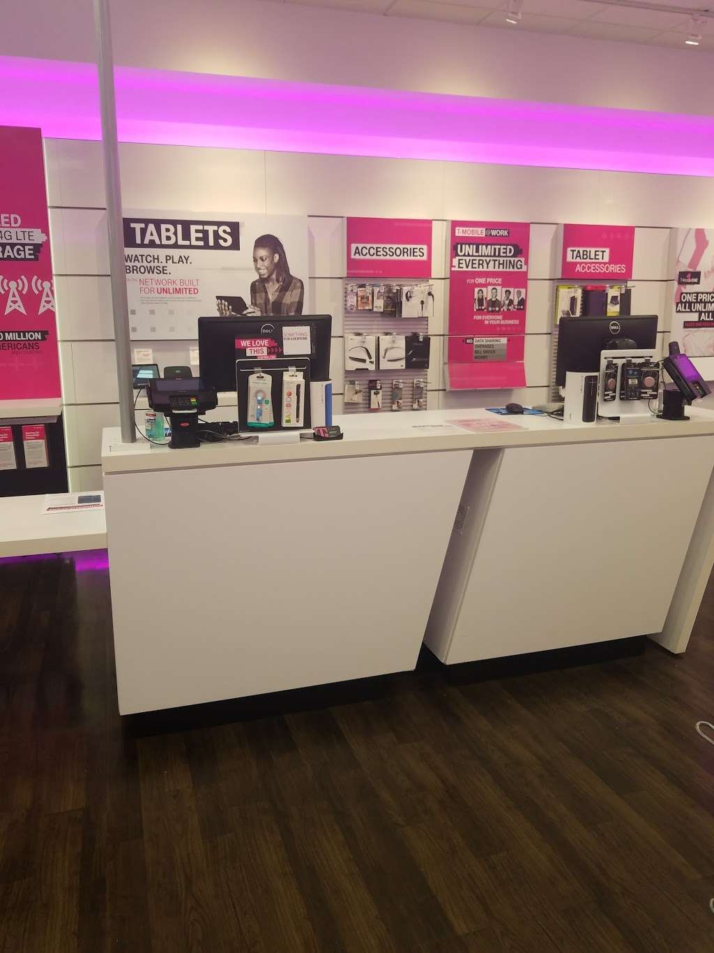 T-Mobile | 19250 W Lake Houston Pkwy, Humble, TX 77346 | Phone: (281) 852-4000