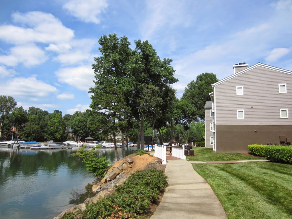 Sailpointe at Lake Norman Apartment Homes | 21222 Nautique Blvd, Cornelius, NC 28031, USA | Phone: (704) 892-7885