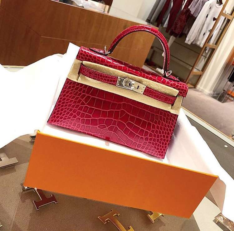 Hermès | JFK International Airport Terminal 1, Jamaica, NY 11434, USA | Phone: (718) 751-2891