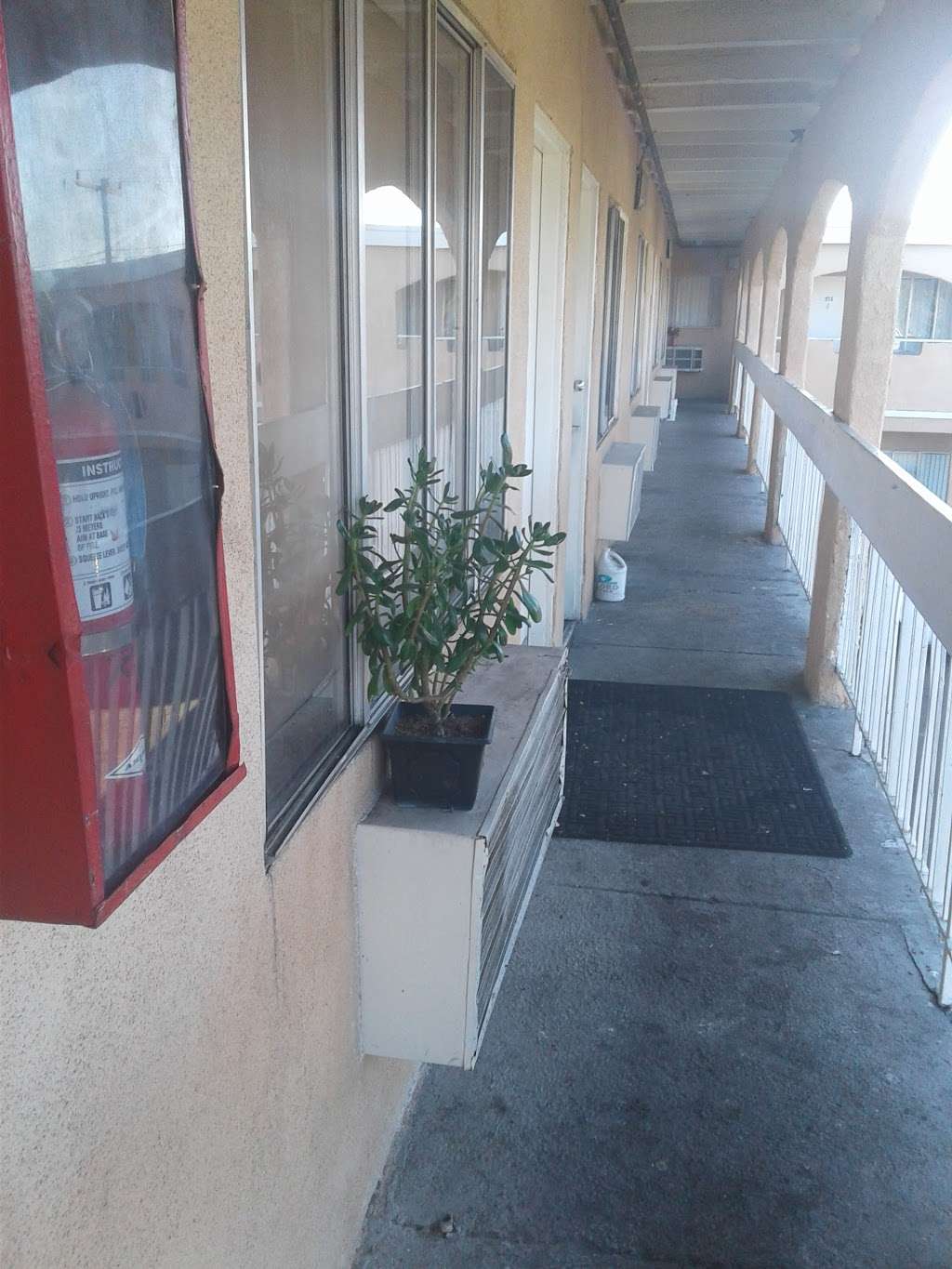 Coverd Wagon MOTEL | 823 S Beach Blvd, Anaheim, CA 92804, USA | Phone: (714) 527-2020