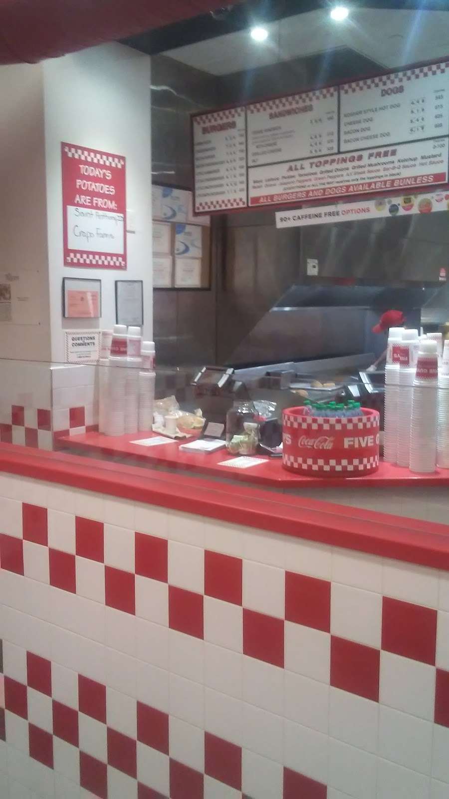 Five Guys | 3121 E Main St, Mohegan Lake, NY 10547, USA | Phone: (914) 526-3483